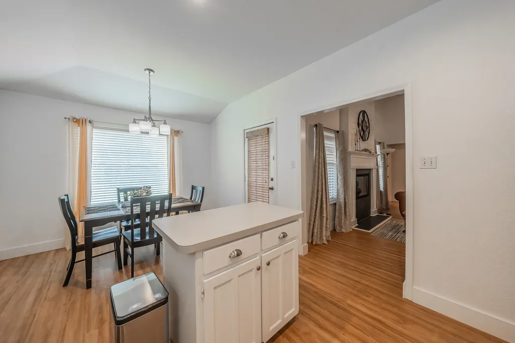8252 Lesley Lane Watauga TX 76148