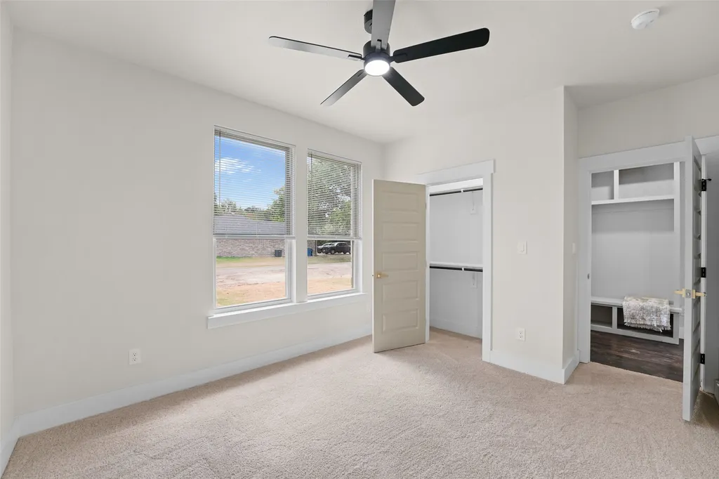 609 Luzon Street Tool TX 75143