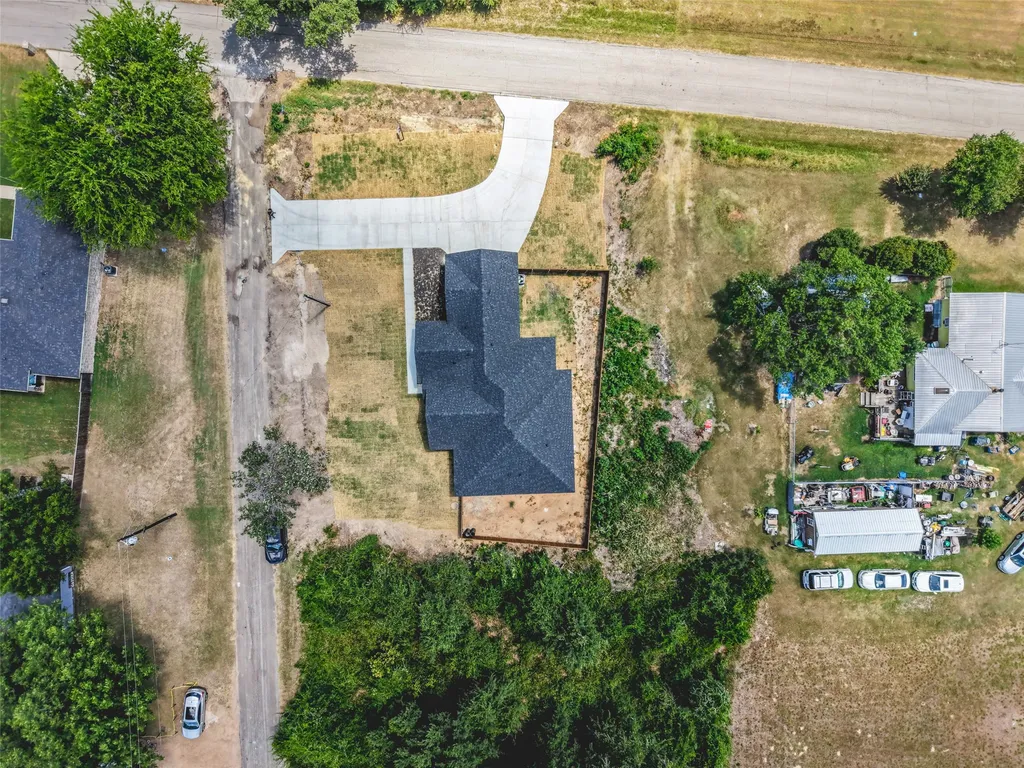 609 Luzon Street Tool TX 75143