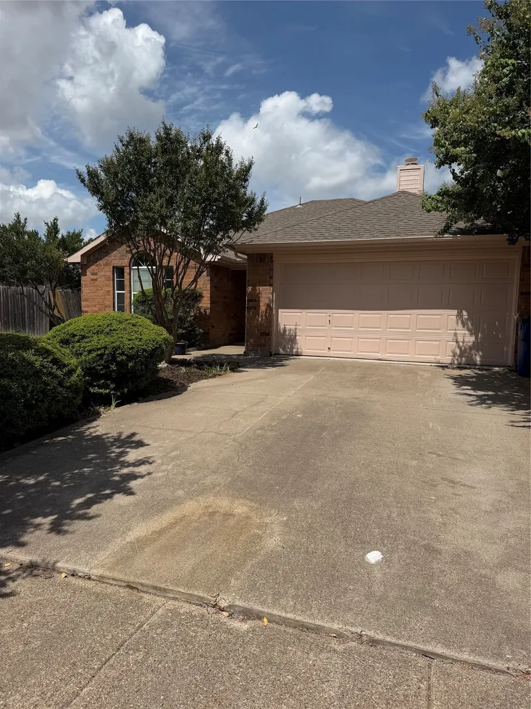 1301 Embercrest Drive Midlothian TX 76065
