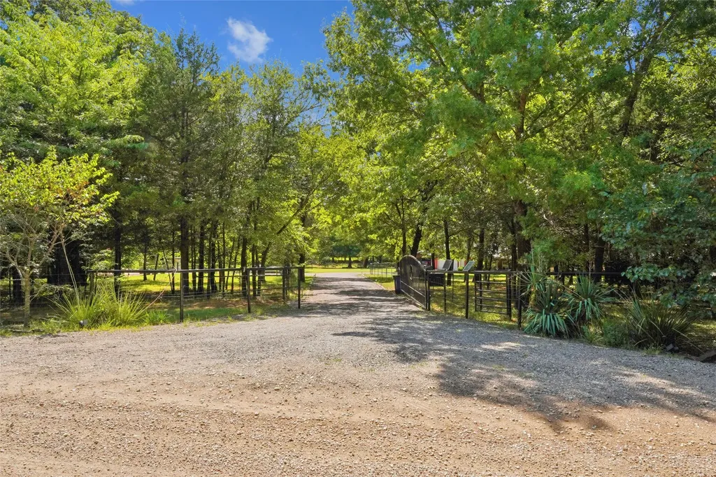 1433 Old Sadler Road Sadler TX 76264