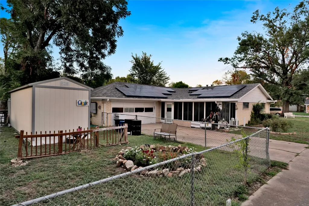 800 Patricia Street Irving TX 75060