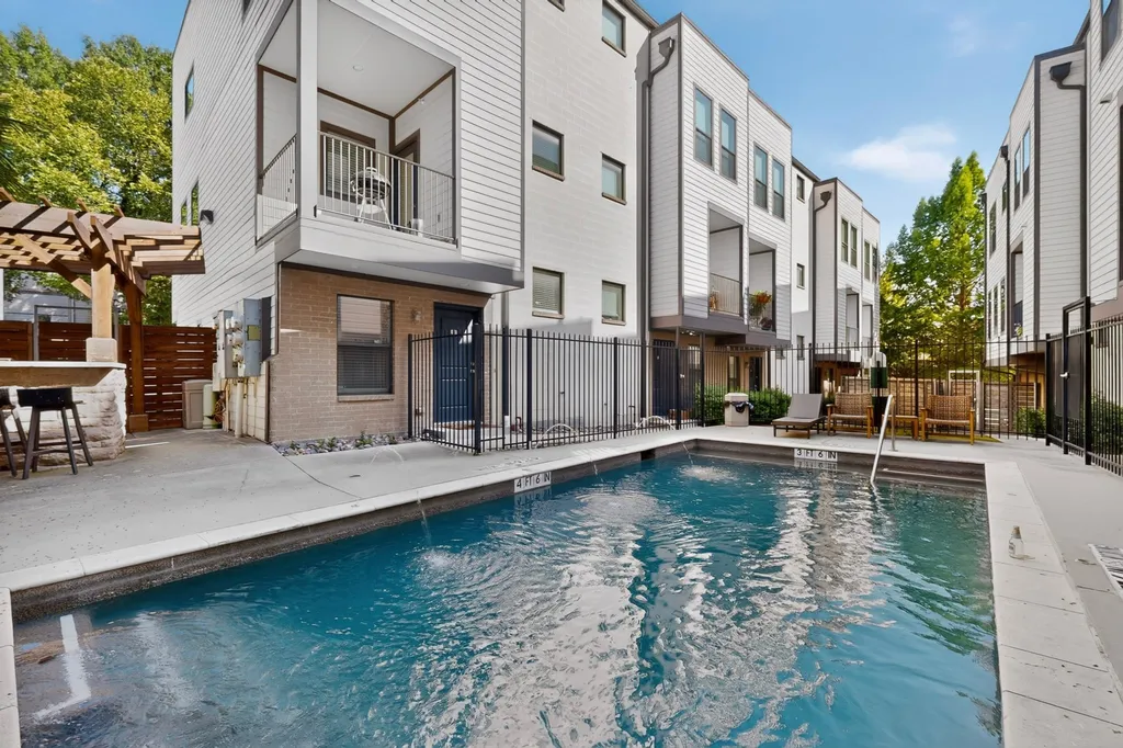 4950 Cedar Springs Road Dallas TX 75235