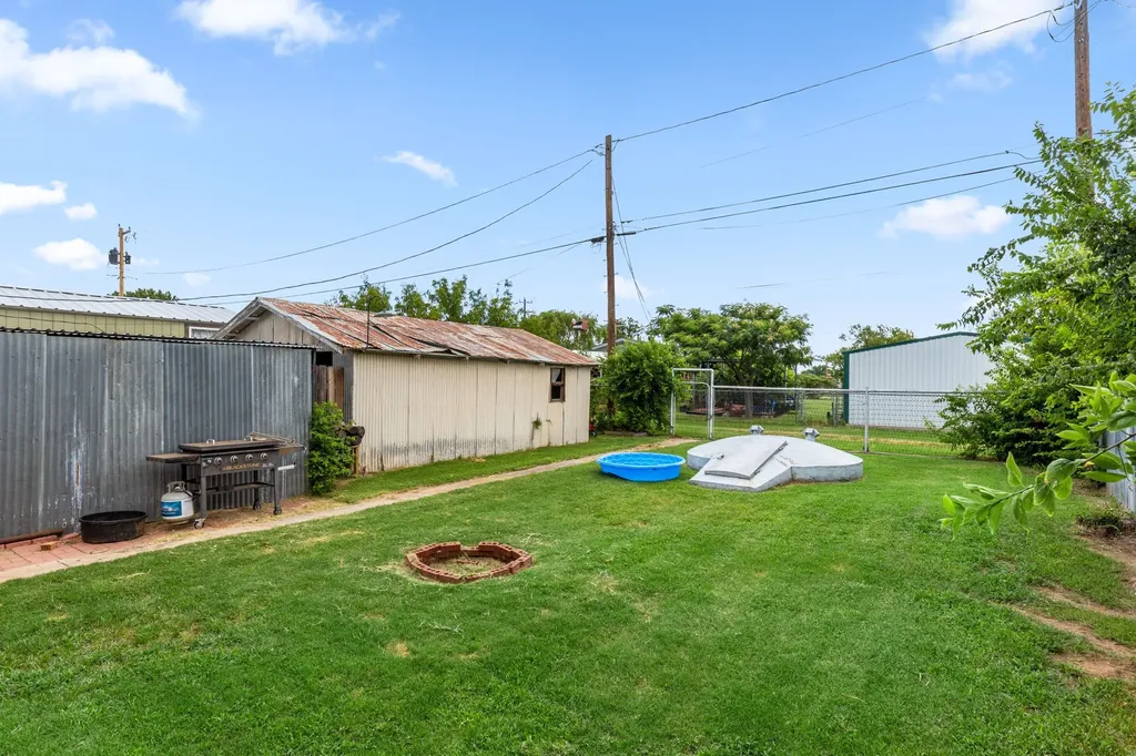 403 S Main Street Holliday TX 76366
