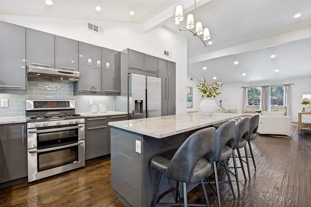 6524 Kenwell Street Dallas TX 75209