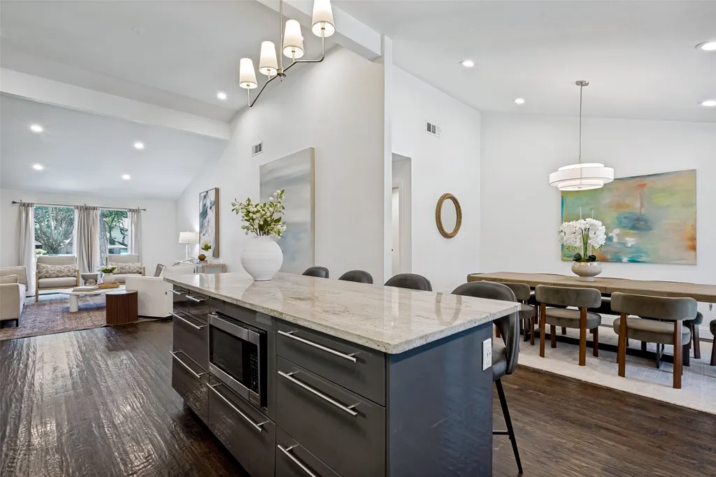 6524 Kenwell Street Dallas TX 75209