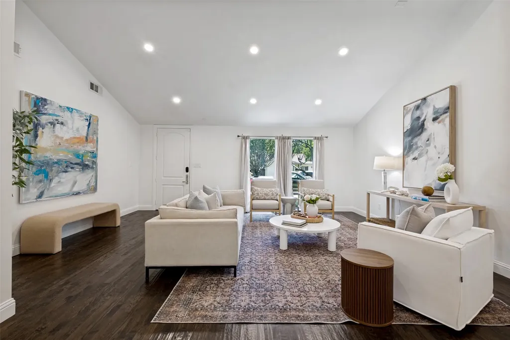 6524 Kenwell Street Dallas TX 75209