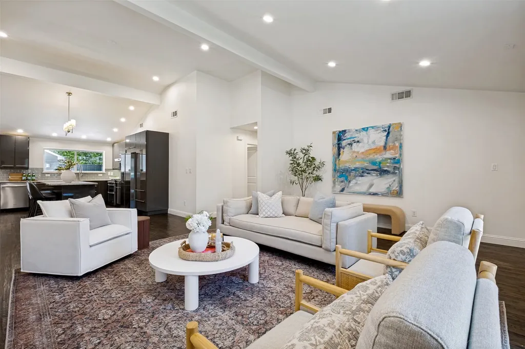 6524 Kenwell Street Dallas TX 75209