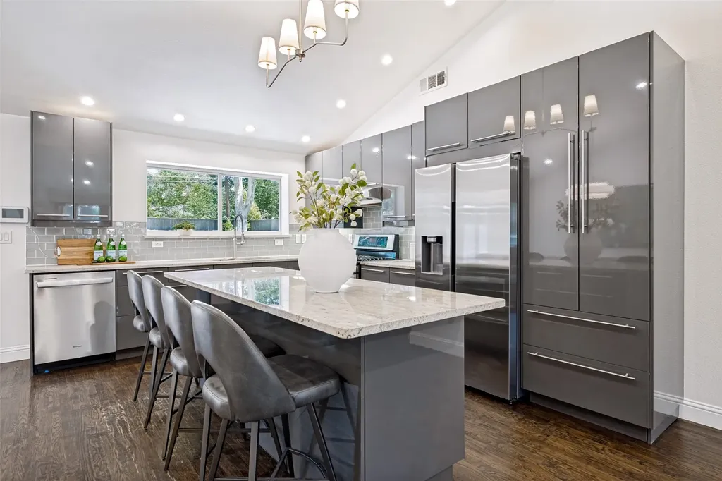 6524 Kenwell Street Dallas TX 75209