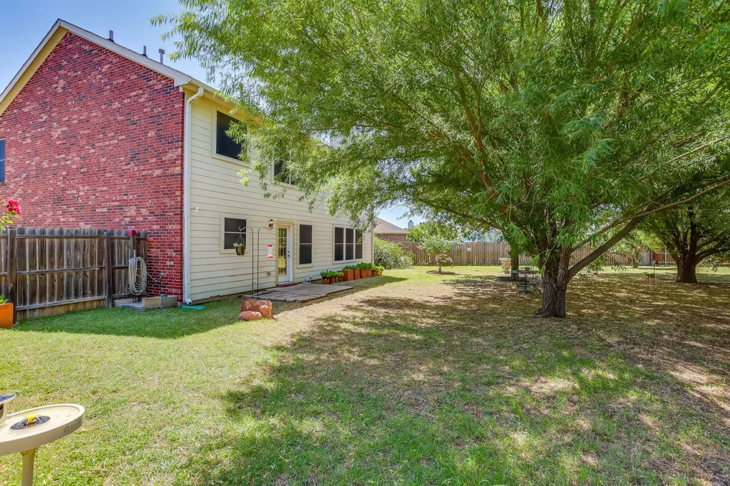 613 Cessna Court Saginaw TX 76179
