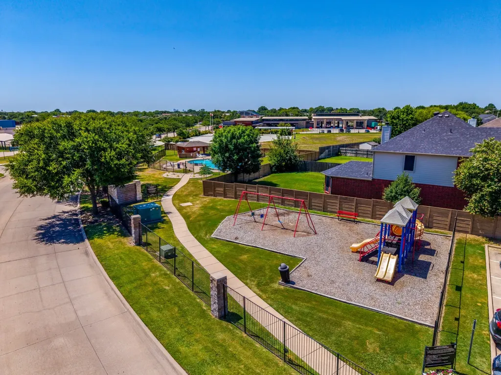 613 Cessna Court Saginaw TX 76179