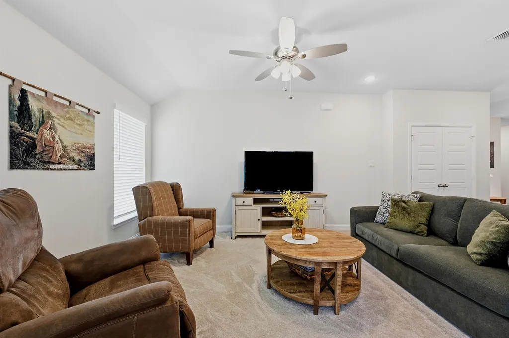 111 Mustang Drive Lindsay TX 76240