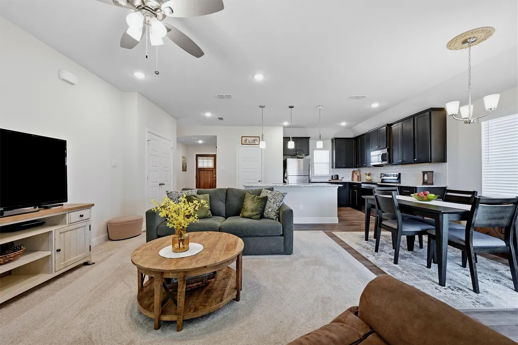 111 Mustang Drive Lindsay TX 76240