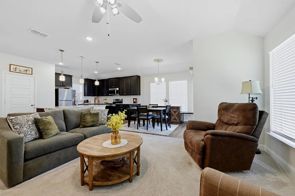 111 Mustang Drive Lindsay TX 76240