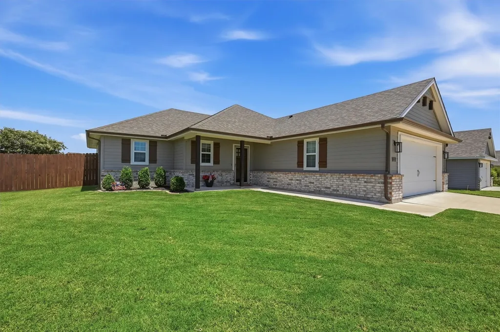 111 Mustang Drive Lindsay TX 76240