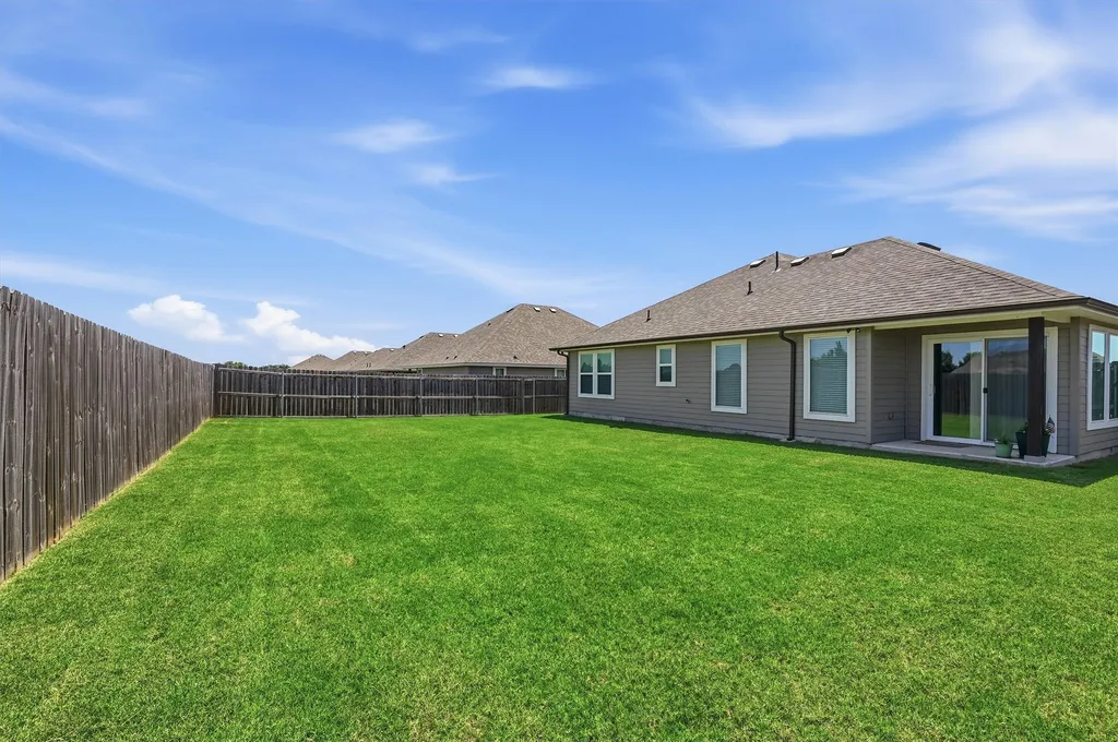 111 Mustang Drive Lindsay TX 76240