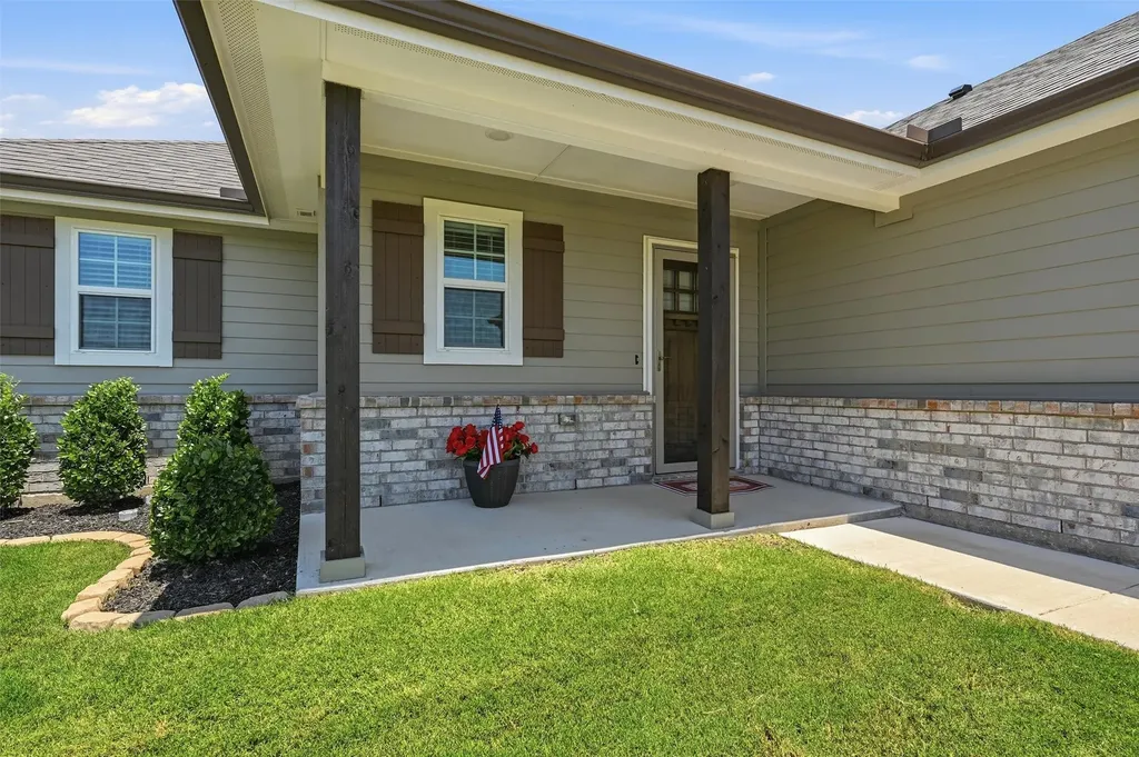 111 Mustang Drive Lindsay TX 76240