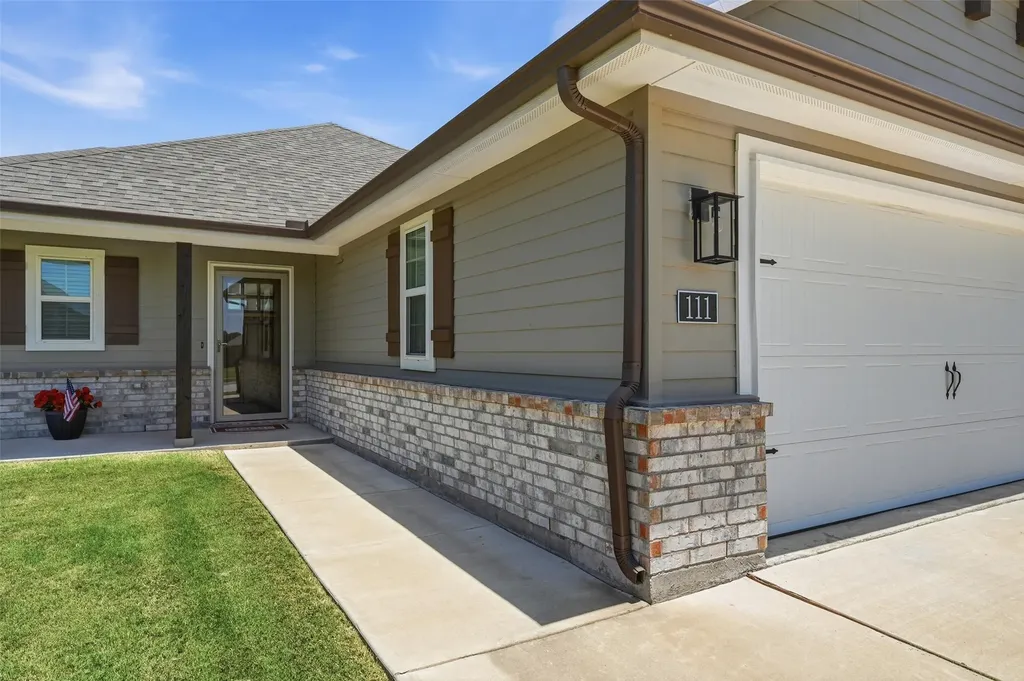 111 Mustang Drive Lindsay TX 76240