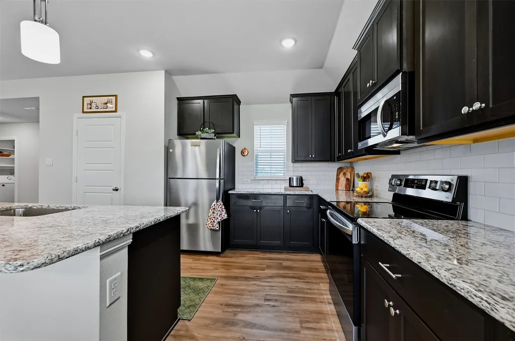111 Mustang Drive Lindsay TX 76240
