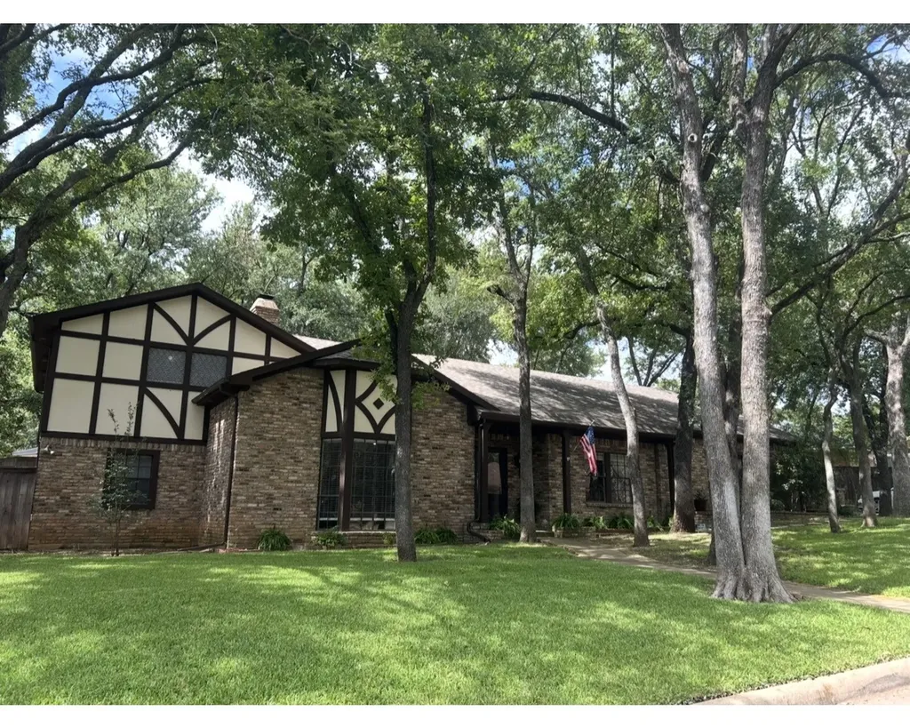 304 Paloverde Lane Fort Worth TX 76112