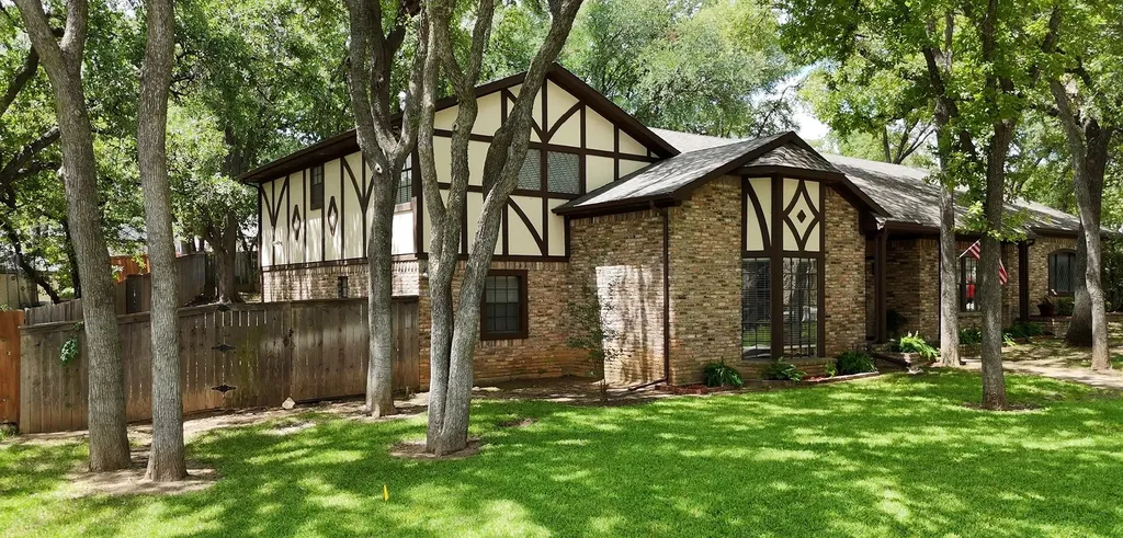 304 Paloverde Lane Fort Worth TX 76112