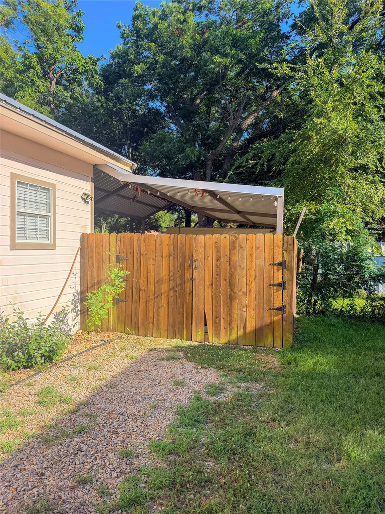 2124 Culbertson Street Paris TX 75460