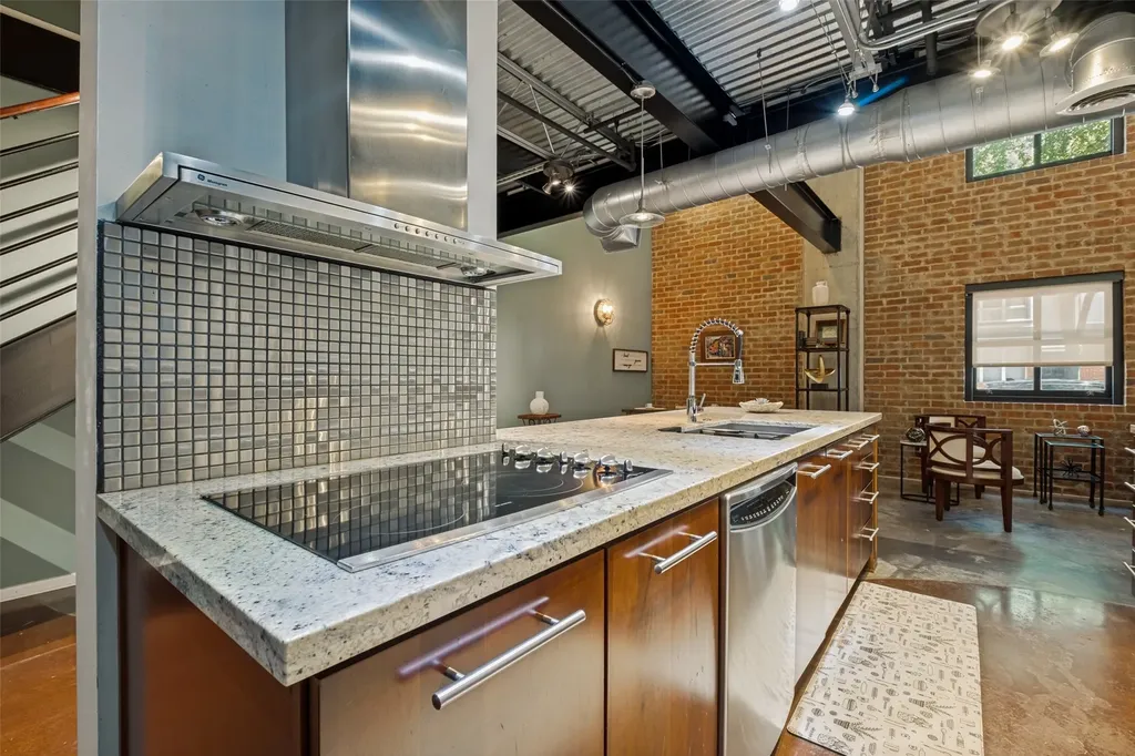 3110 Thomas Avenue Dallas TX 75204