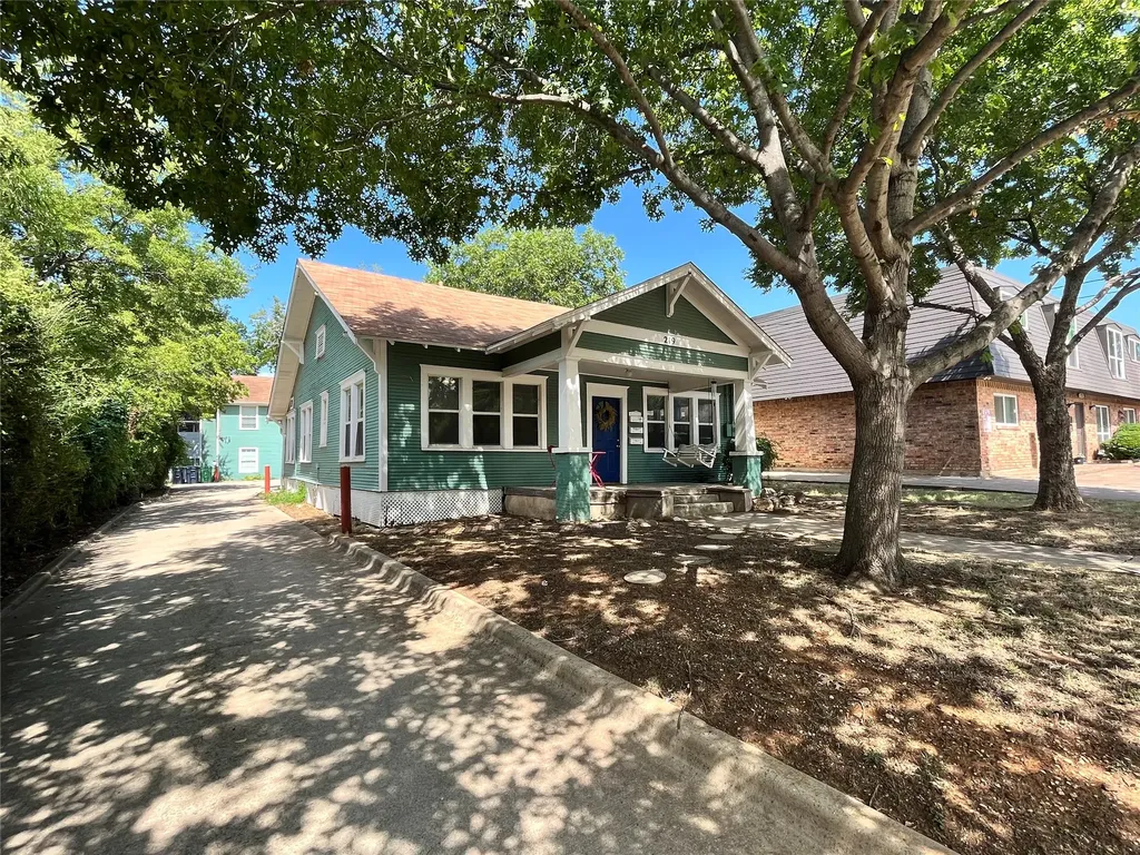 219 Bryan Street Denton TX 76201