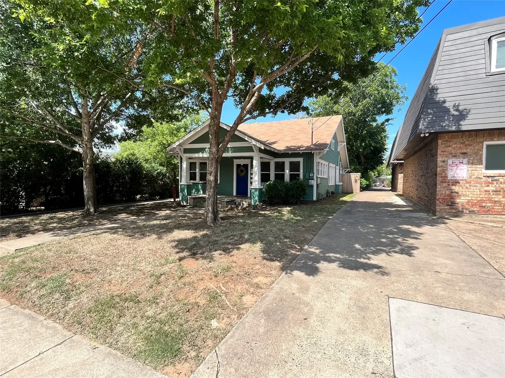 219 Bryan Street Denton TX 76201