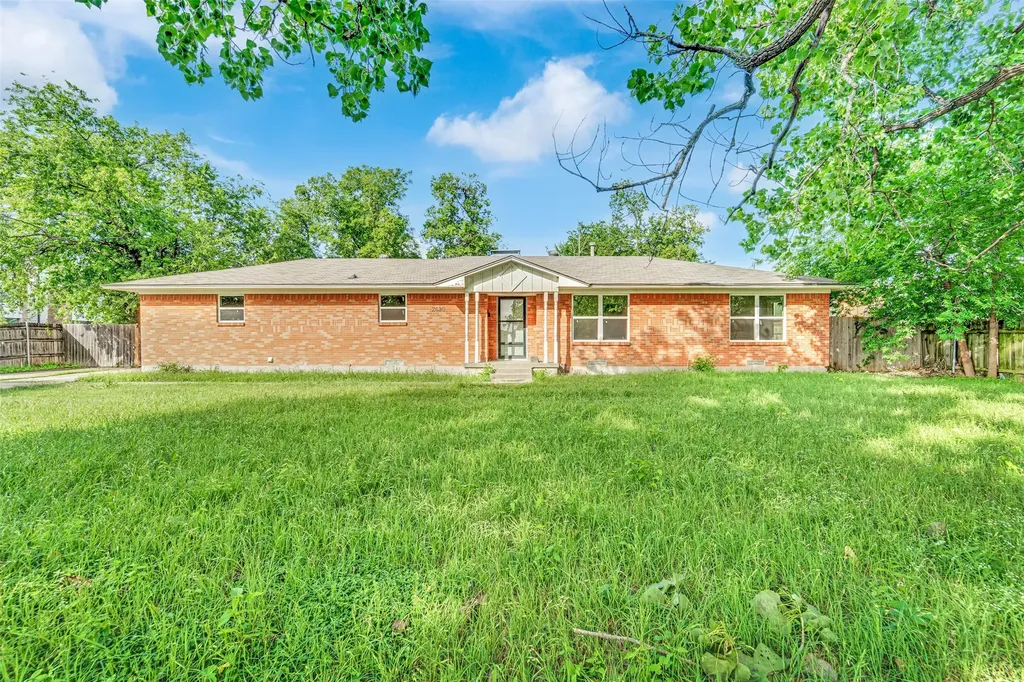 2630 Pasteur Avenue Dallas TX 75228
