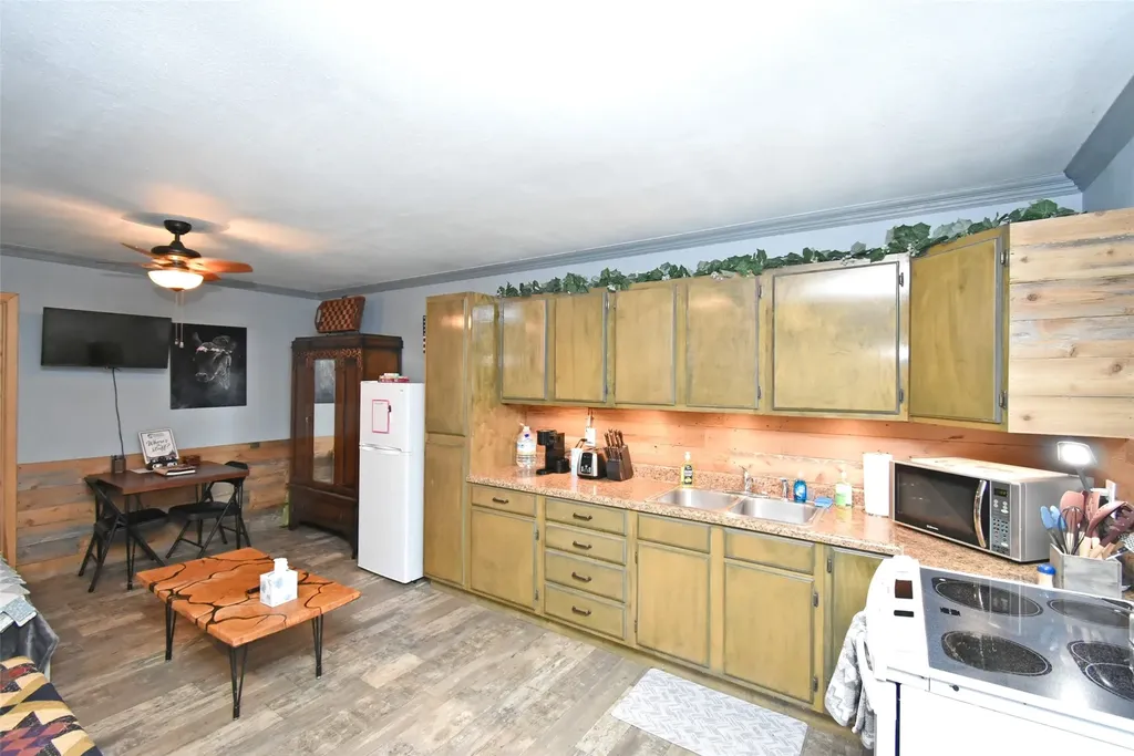 187 County Road 3230 Quitman TX 75783