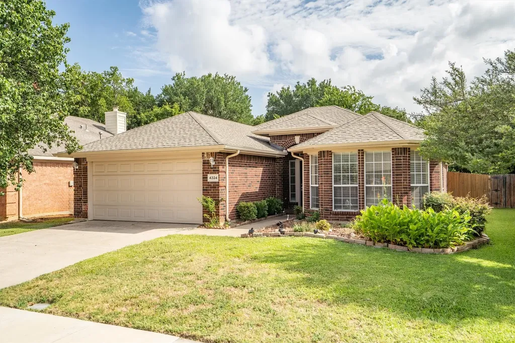4324 Stone Hollow Way Fort Worth TX 76040