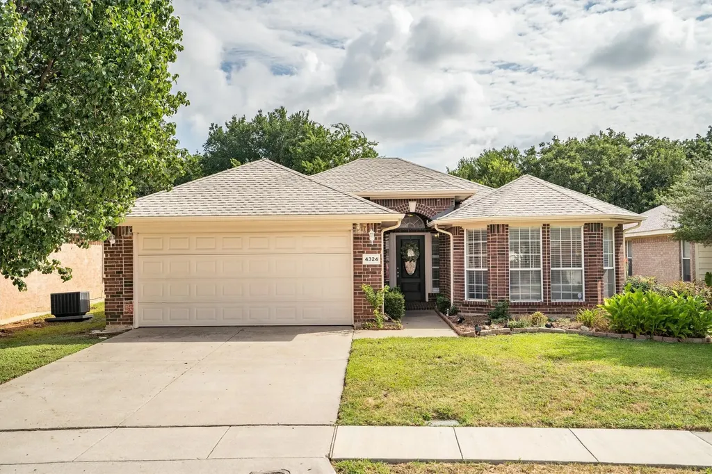 4324 Stone Hollow Way Fort Worth TX 76040