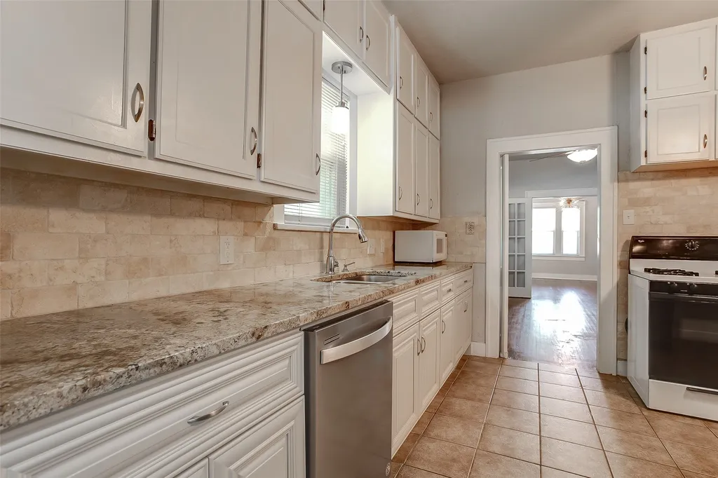 3100 Odessa Avenue Fort Worth TX 76109