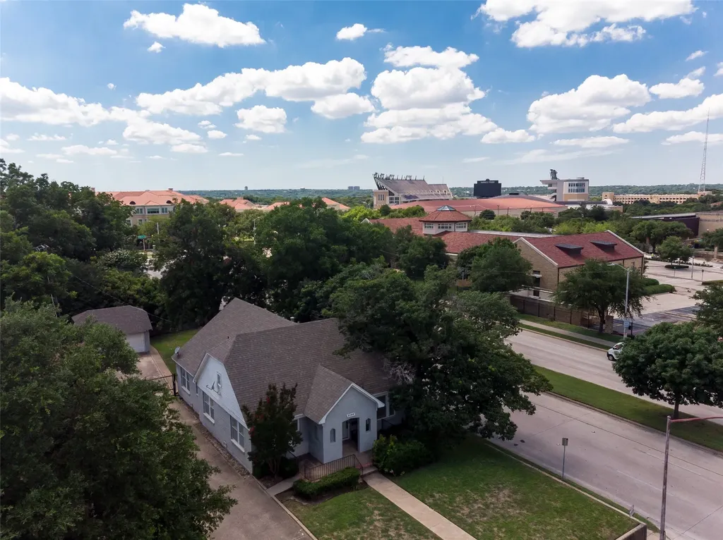 3100 Odessa Avenue Fort Worth TX 76109