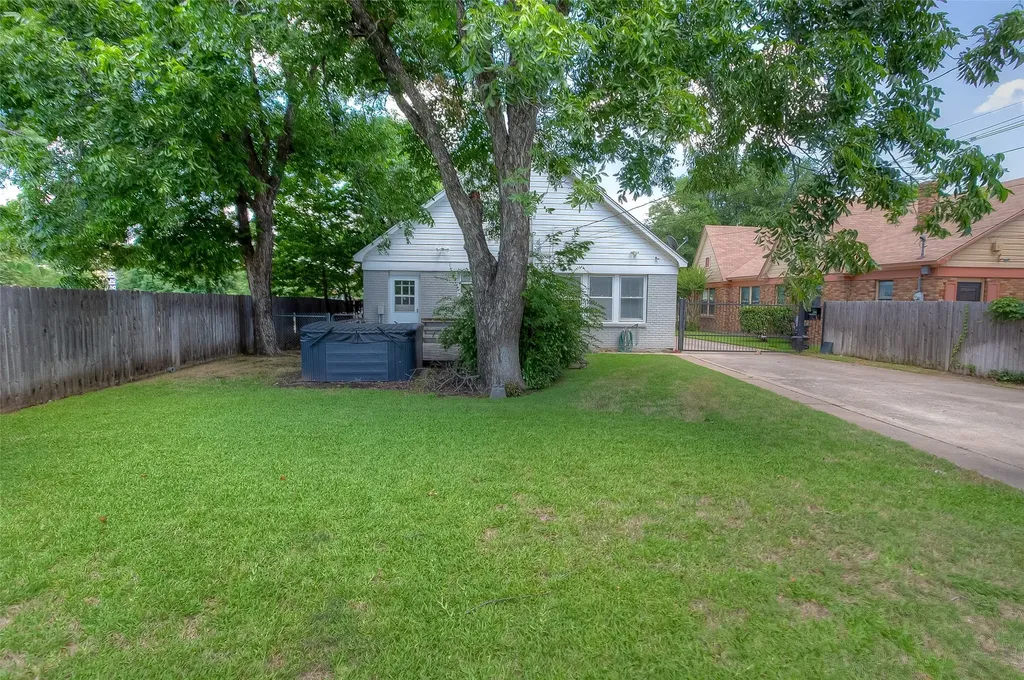 3100 Odessa Avenue Fort Worth TX 76109