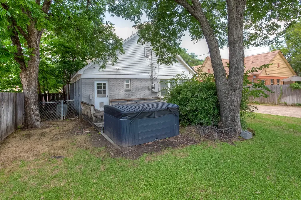 3100 Odessa Avenue Fort Worth TX 76109