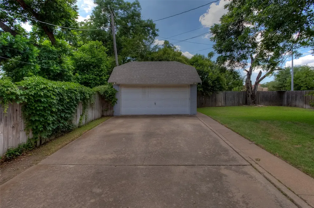 3100 Odessa Avenue Fort Worth TX 76109