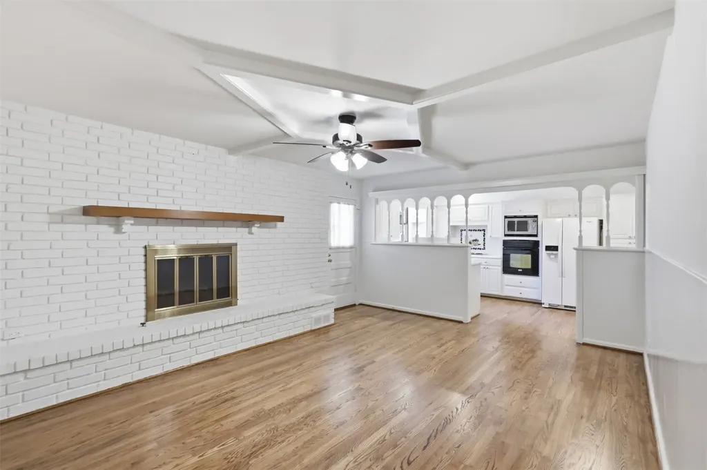 706 Peach Tree Lane Garland TX 75041