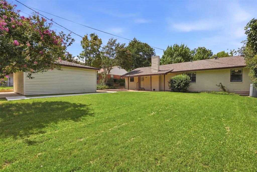 706 Peach Tree Lane Garland TX 75041