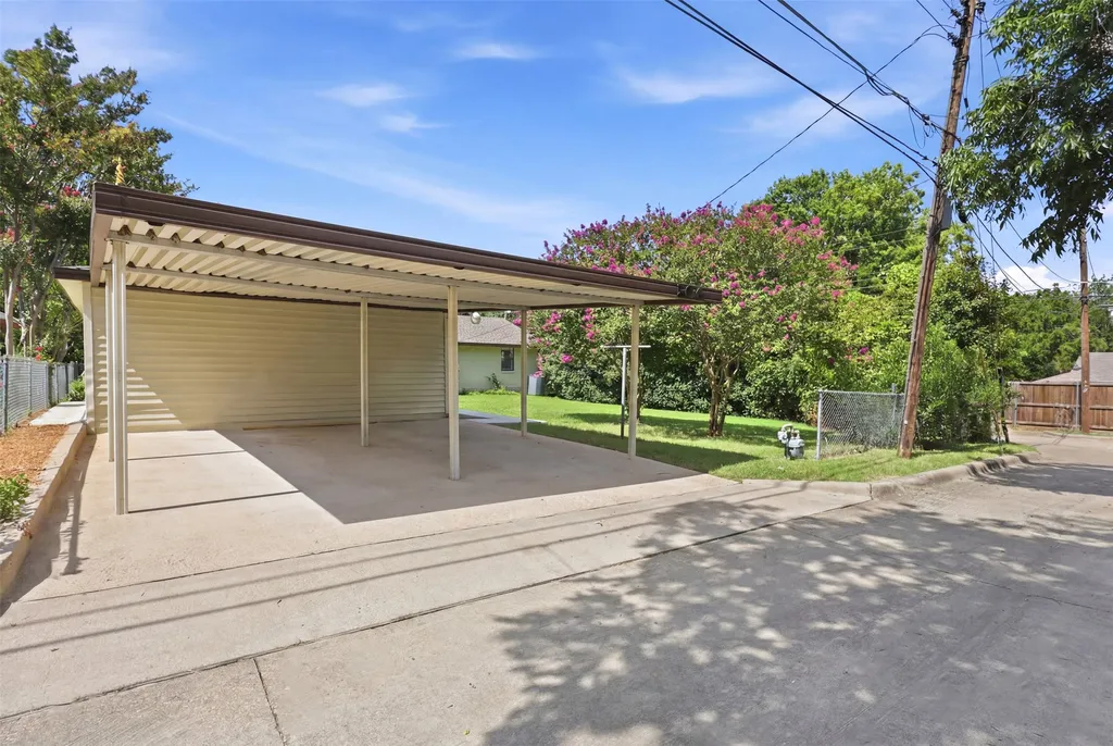 706 Peach Tree Lane Garland TX 75041