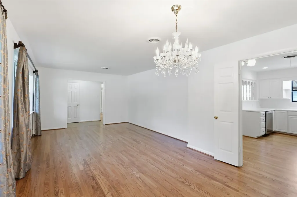 706 Peach Tree Lane Garland TX 75041