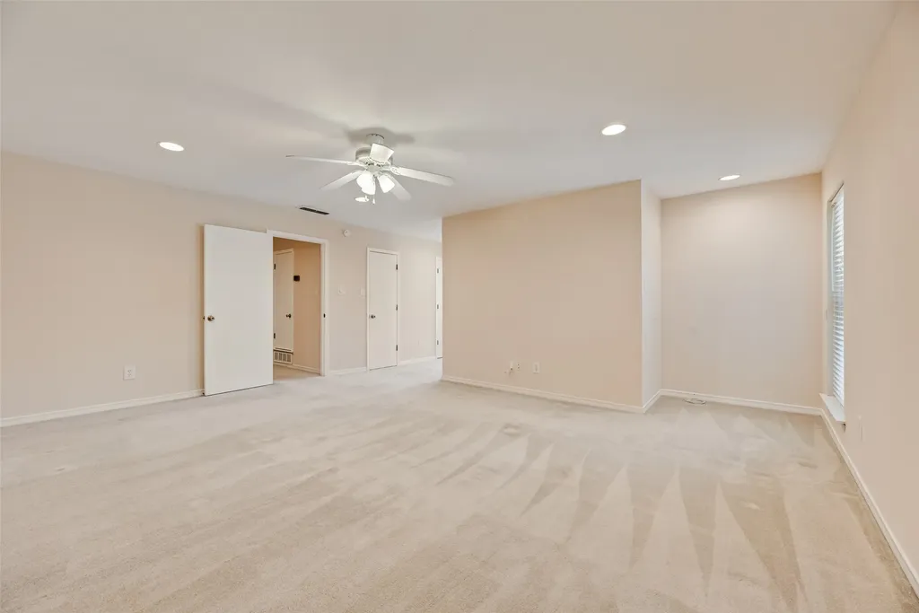 4988 Thunder Road Dallas TX 75244