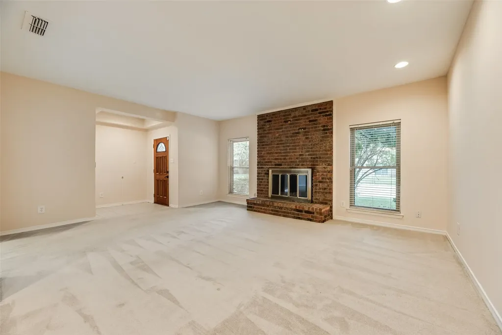 4988 Thunder Road Dallas TX 75244