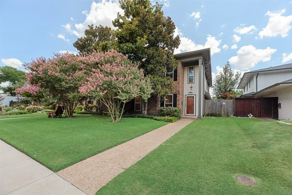 4988 Thunder Road Dallas TX 75244