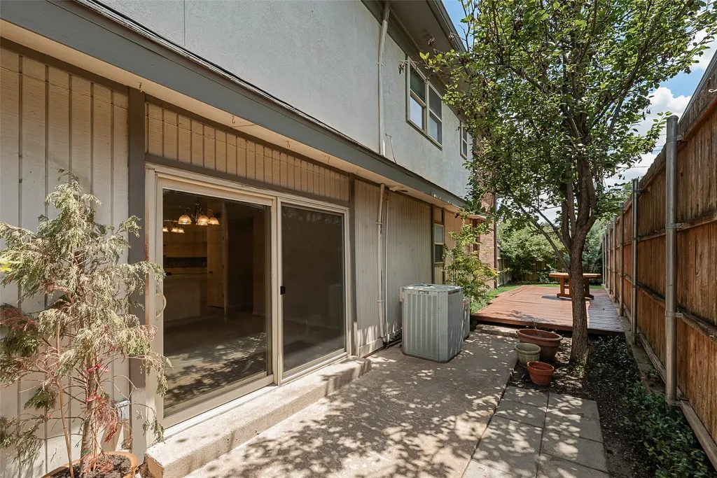 4988 Thunder Road Dallas TX 75244