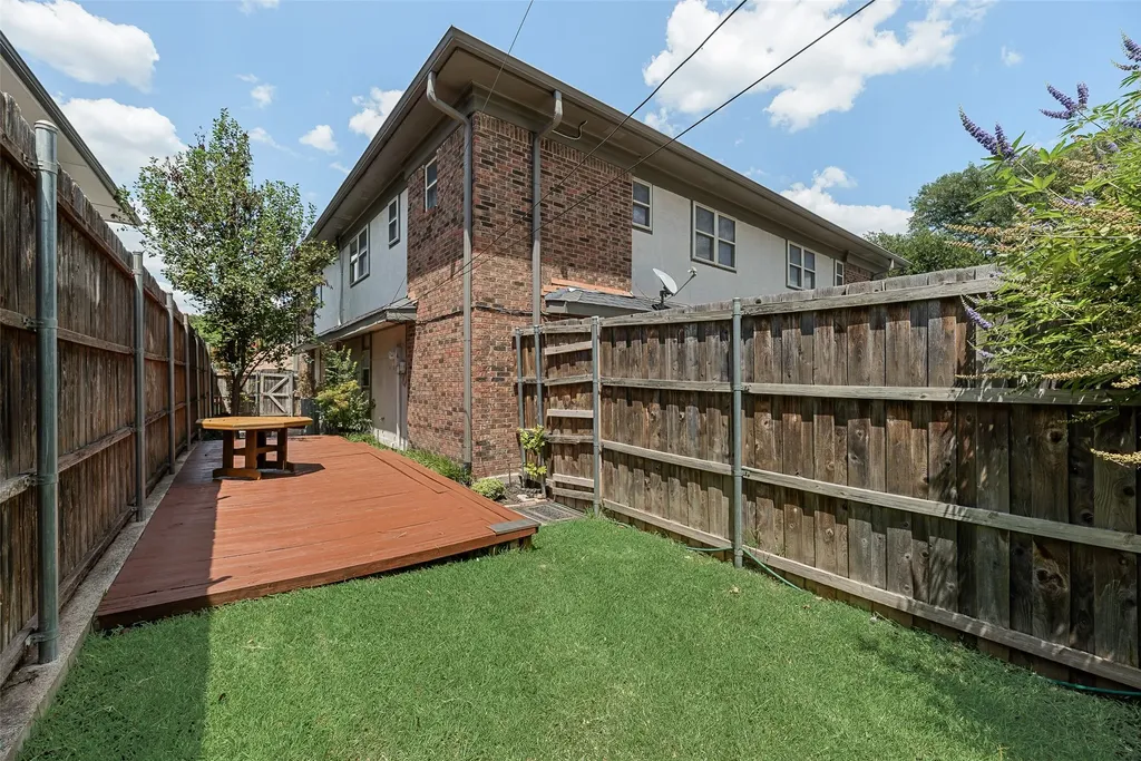 4988 Thunder Road Dallas TX 75244