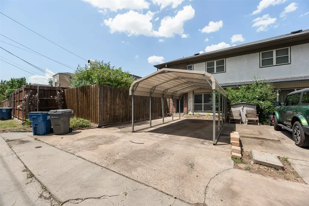 4988 Thunder Road Dallas TX 75244