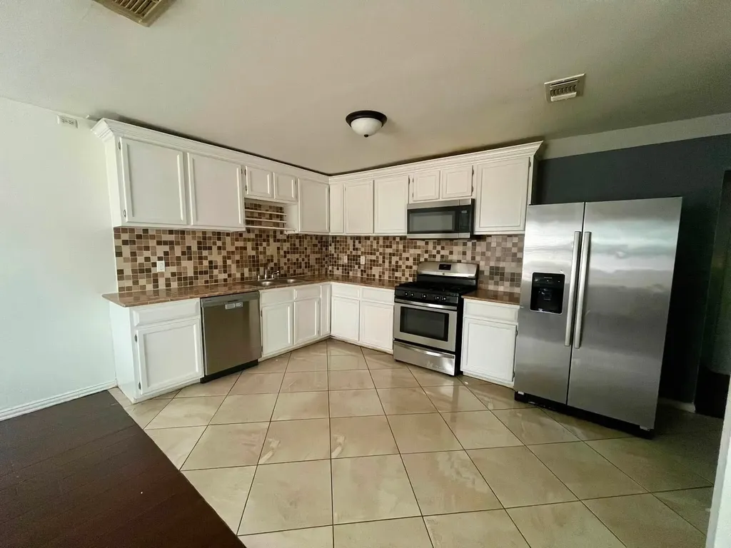2965 Clovis Avenue Dallas TX 75233
