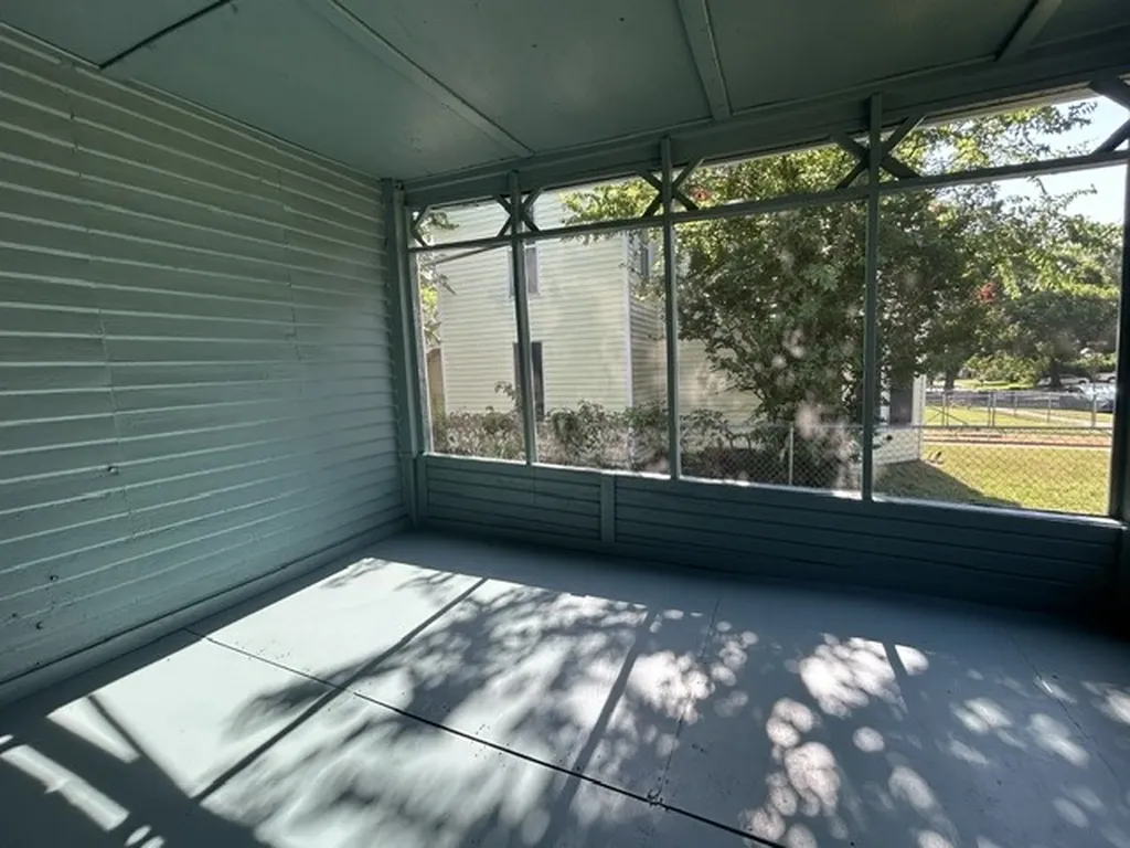 925 W Nelson Street Denison TX 75020